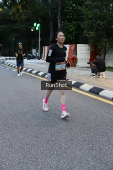 Runner Photo 4296100