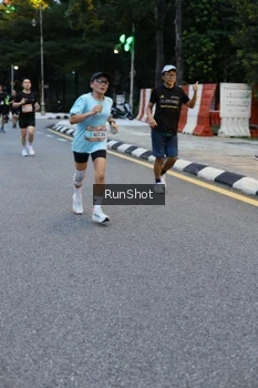 Runner Photo 4296109