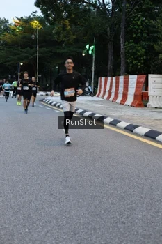 Runner Photo 4296130