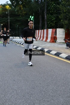 Runner Photo 4296135