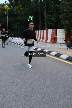 Runner Photo 4296136