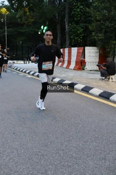 Runner Photo 4296137