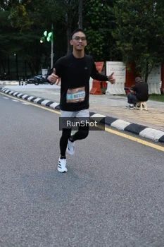 Runner Photo 4296145