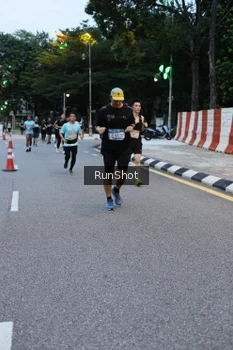 Runner Photo 4296157