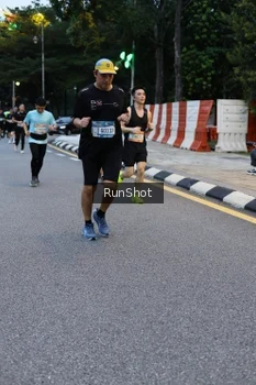 Runner Photo 4296165