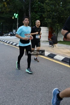 Runner Photo 4296182