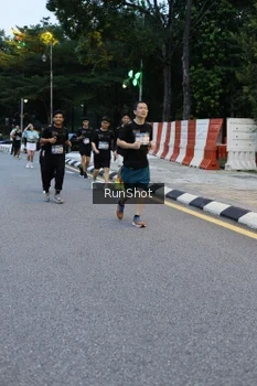 Runner Photo 4296198