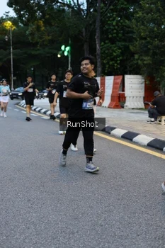 Runner Photo 4296211
