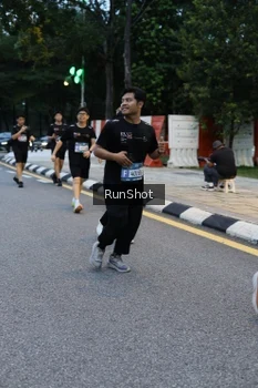 Runner Photo 4296213
