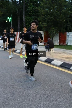 Runner Photo 4296216