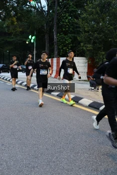 Runner Photo 4296218