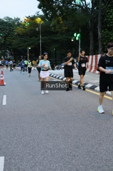 Runner Photo 4296235