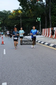 Runner Photo 4296297