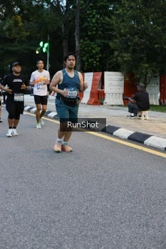 Runner Photo 4296354