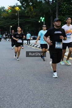 Runner Photo 4296365