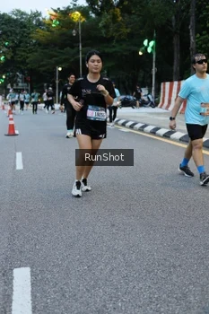 Runner Photo 4296373
