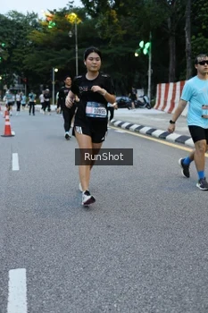Runner Photo 4296375