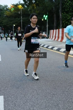 Runner Photo 4296378