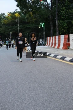 Runner Photo 4296386