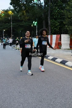 Runner Photo 4296393