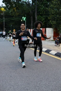 Runner Photo 4296399
