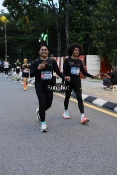 Runner Photo 4296400