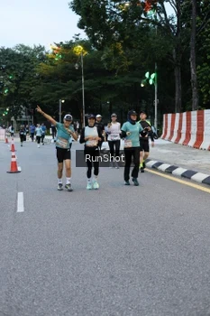 Runner Photo 4296435