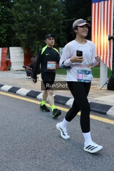 Runner Photo 4296472
