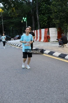 Runner Photo 4296475
