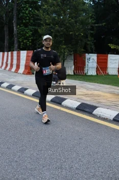 Runner Photo 4296486