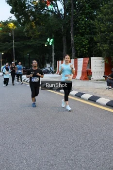 Runner Photo 4296499