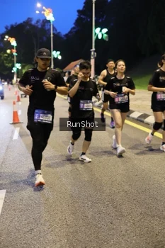 Runner Photo 4296570