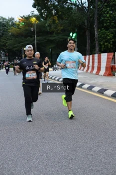 Runner Photo 4296573