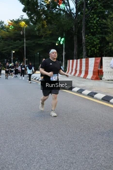 Runner Photo 4296582