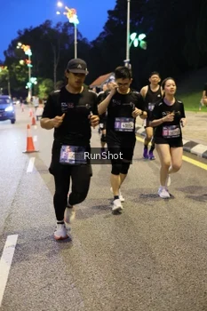 Runner Photo 4296591