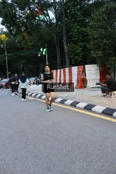 Runner Photo 4296598