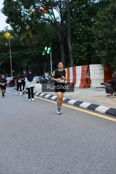 Runner Photo 4296600