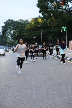 Runner Photo 4296608