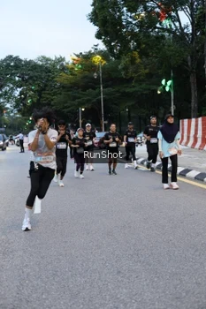 Runner Photo 4296610