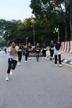 Runner Photo 4296611