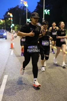 Runner Photo 4296615