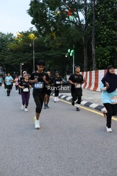Runner Photo 4296618