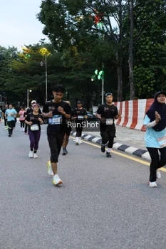 Runner Photo 4296619