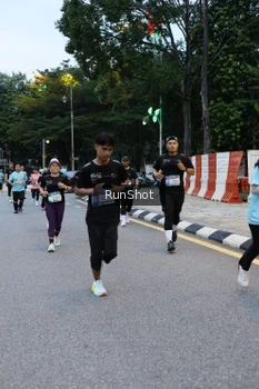 Runner Photo 4296621