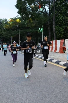 Runner Photo 4296623
