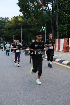 Runner Photo 4296624