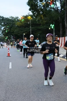 Runner Photo 4296642