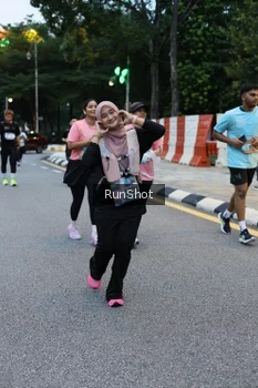 Runner Photo 4296675