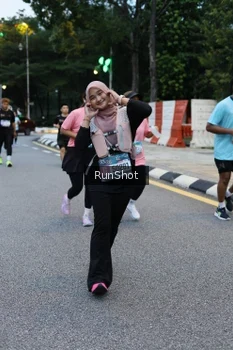 Runner Photo 4296678