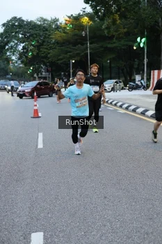 Runner Photo 4296691